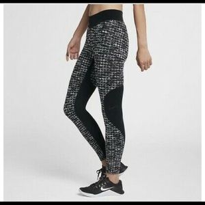 Nike Hyperwarm Tights